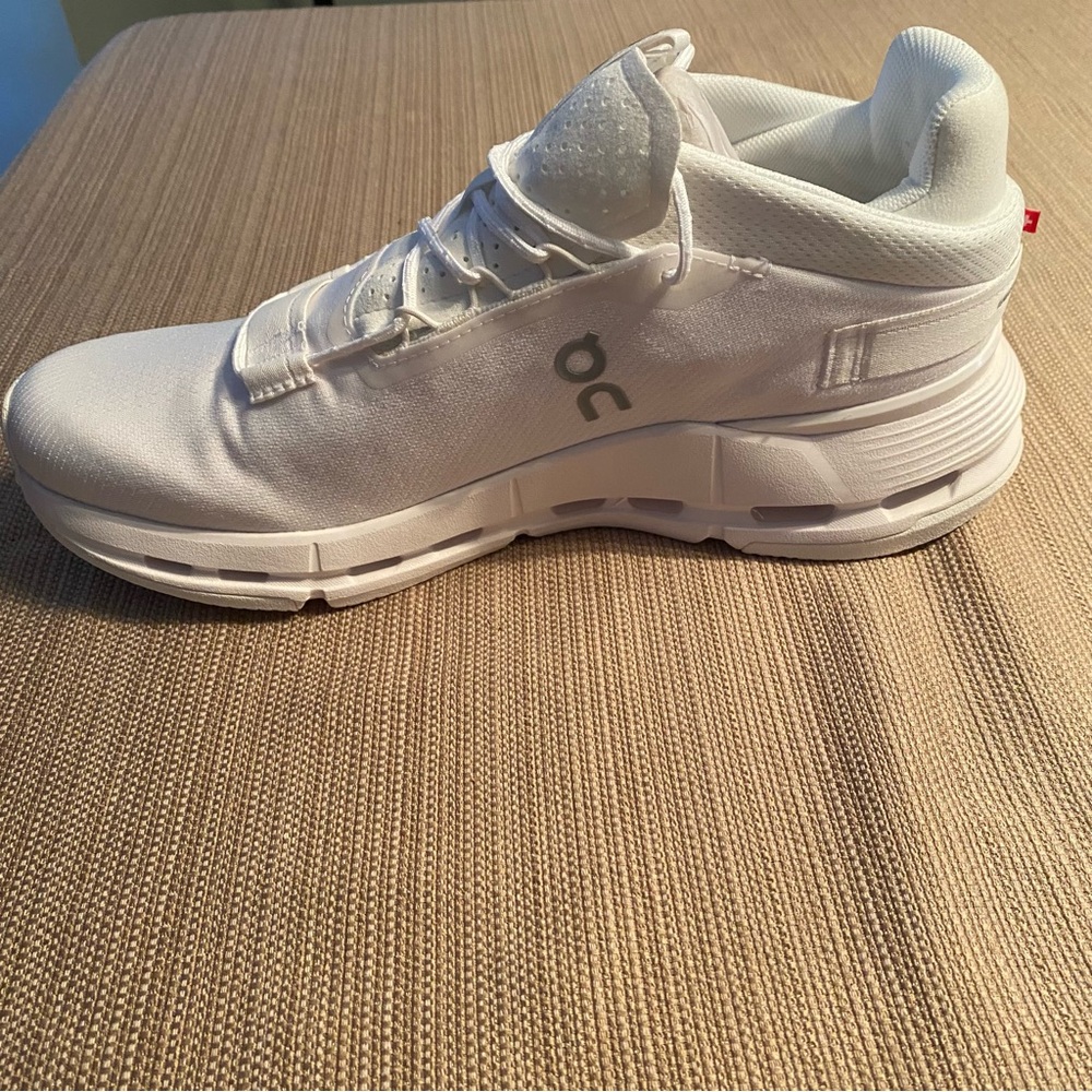 On Cloud Men’s Sneakers - Picture 4 of 6